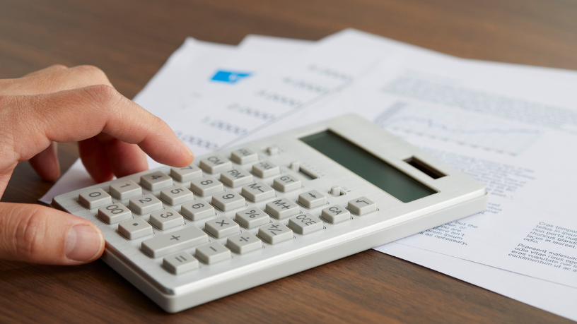 A complexidade dos impostos sobre bens e serviços desafia empreendedores, e Victor Boris Santos Maciel explica como esse cenário pode afetar a gestão e os resultados do seu negócio.