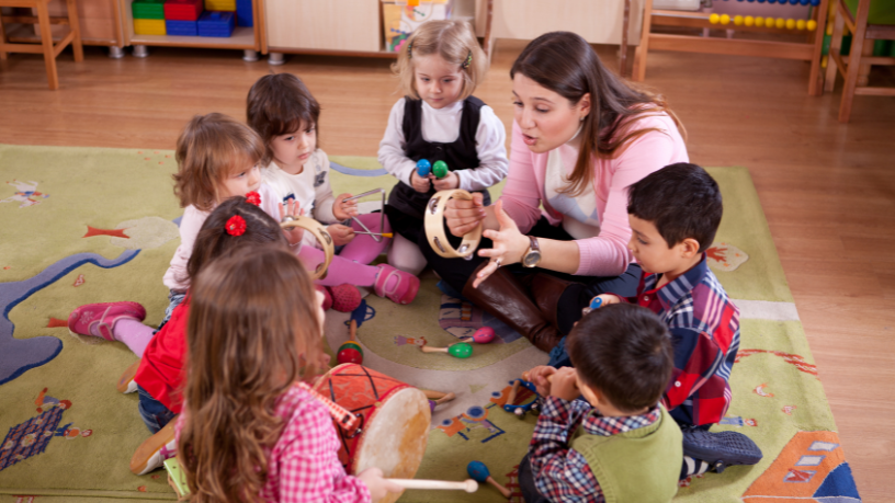 Professor de Apoio Pedagógico: atribuições e limites discutidos por Sérgio Bento De Araújo para fortalecer a inclusão.