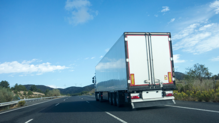 A Avantec Transportes garante planejamento preciso e execução eficiente para mudanças corporativas sem contratempos.