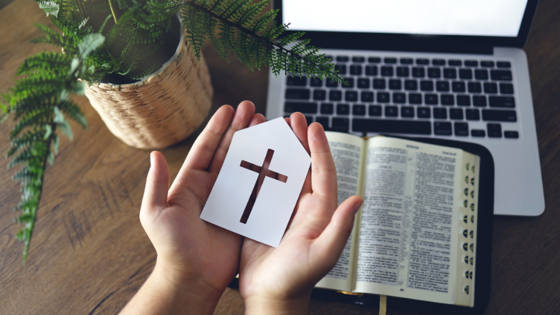 Evangelizar hoje é também habitar o ambiente digital — orienta Pe. Dr. José Eduardo de Oliveira e Silva.

