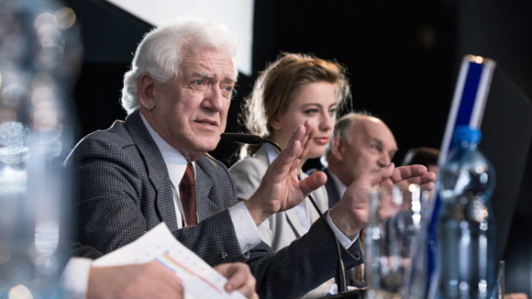 Governo Trump quer verificação obrigatória das redes sociais e DNA para turistas que entrarem nos EUA